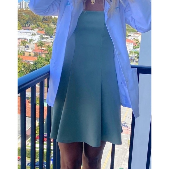 Green dress - Picture 2 of 2